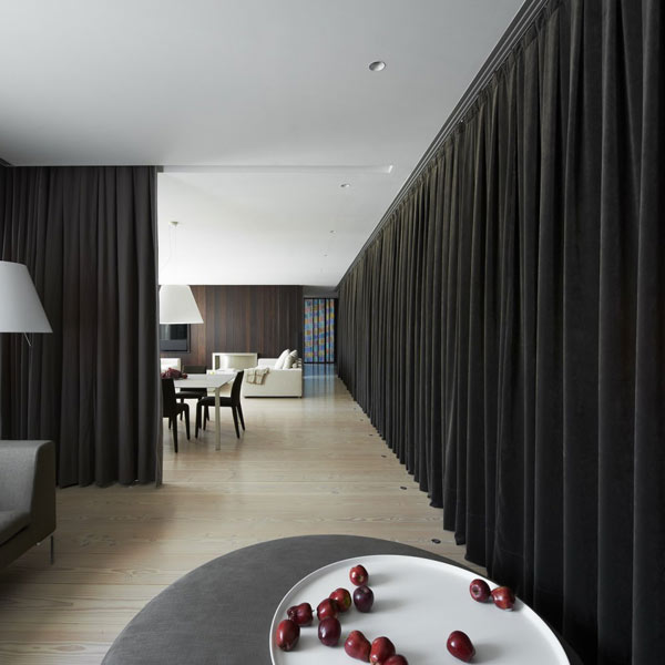 Diseño de interiores con cortinas al estilo minimalista (13)